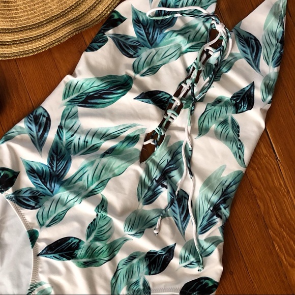 Palm print one piece swimsuit - Picture 2 of 7